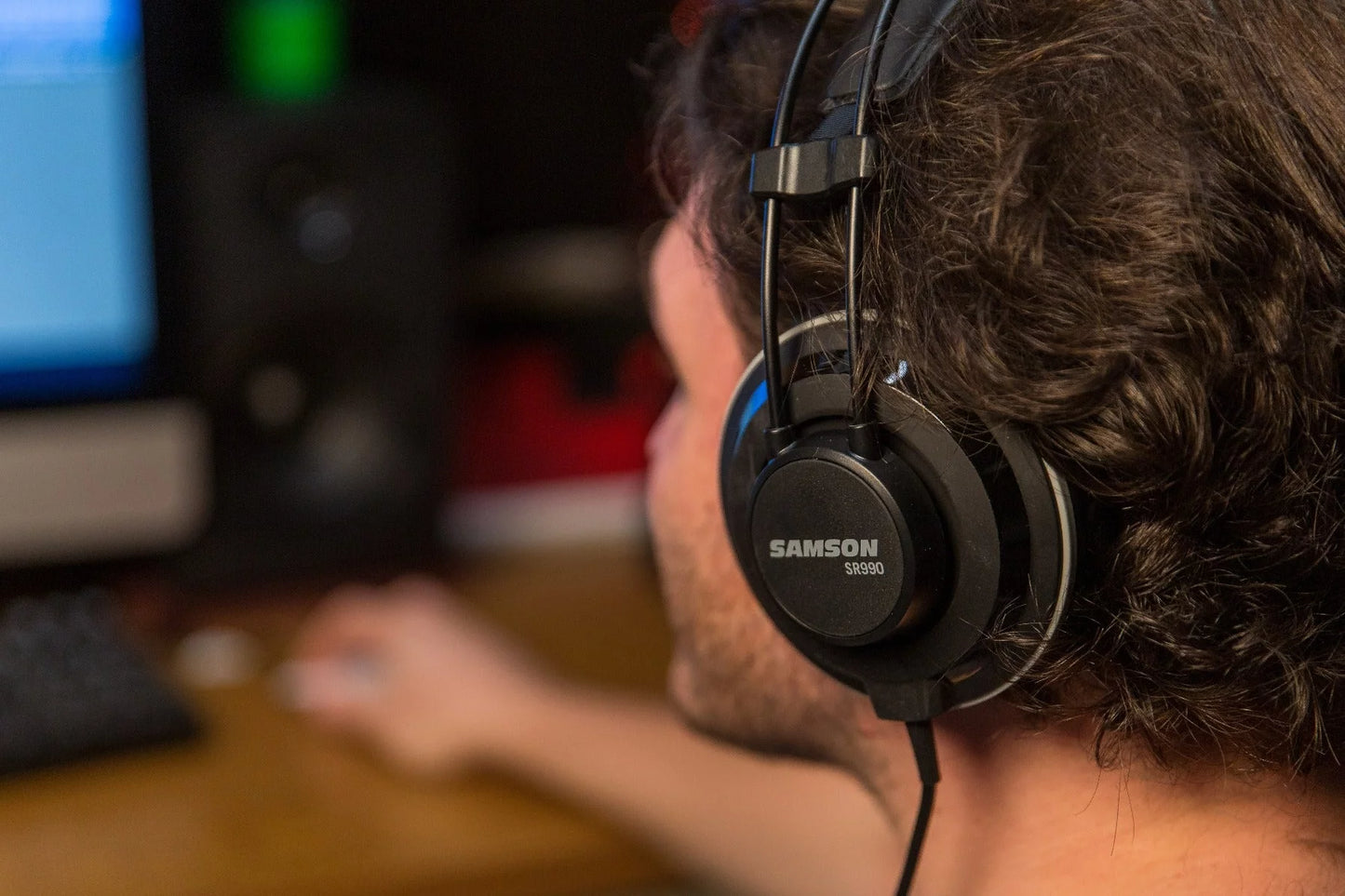 Samson SR880 Closed-Back Studio Headphones