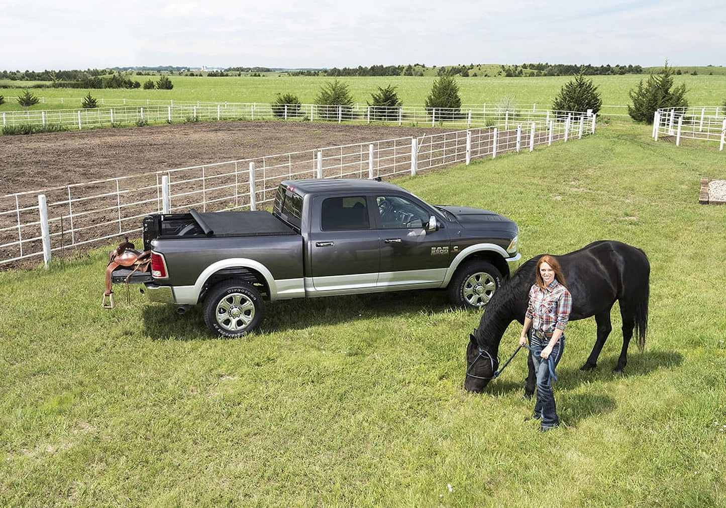 Truxedo Truxport Soft Roll Up Truck Bed Tonneau Cover | 292101 | Compatible with 2000-2004 Nissan Frontier Crew Cab 4' 8" Bed (56.3")