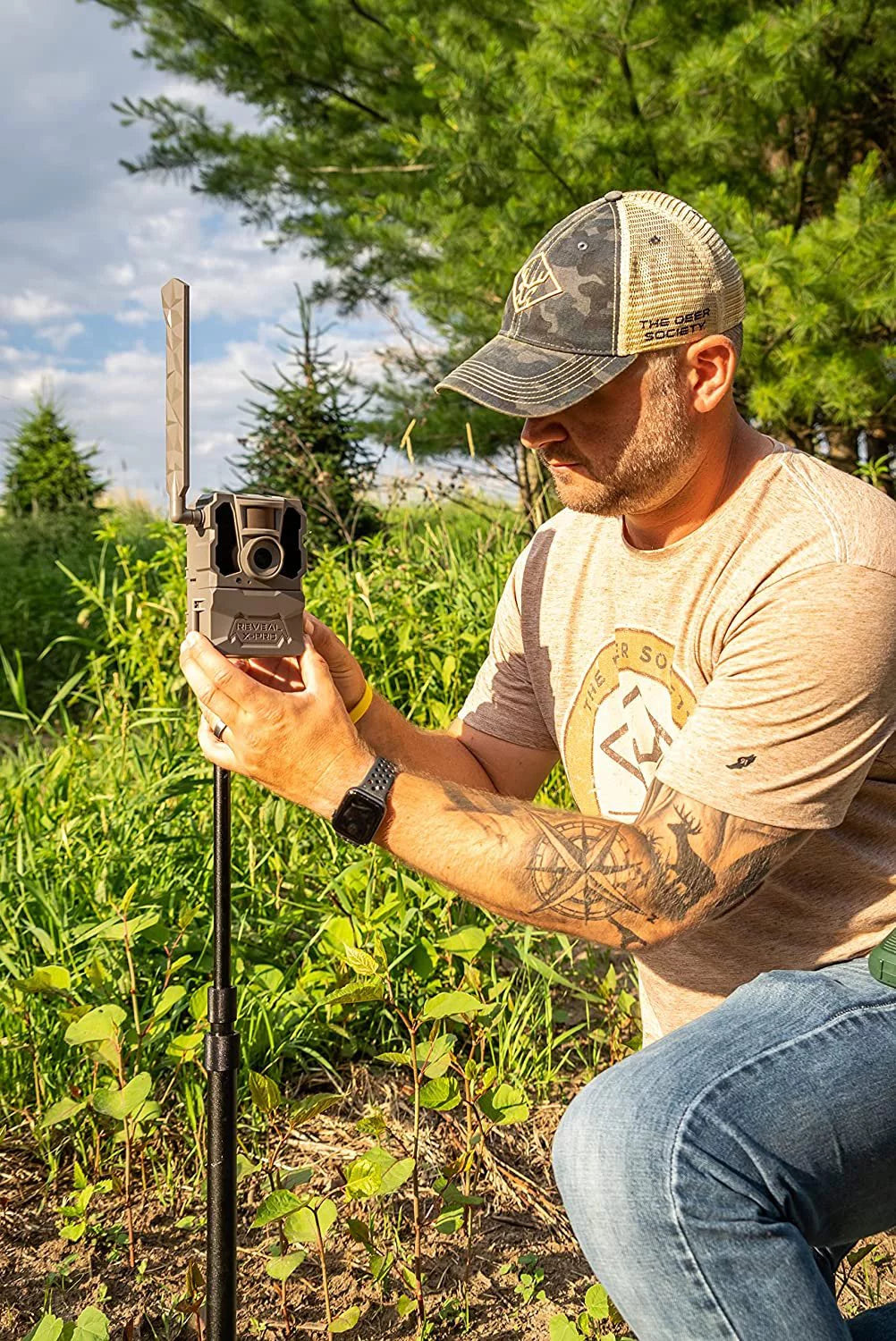 TACTACAM Reveal X PRO Cellular Trail Camera, Verizon and AT&T, NO Glow, Integrated GPS Tracking, Built in LCD Screen, HD Photo and HD Video X-PRO + Solar Panel